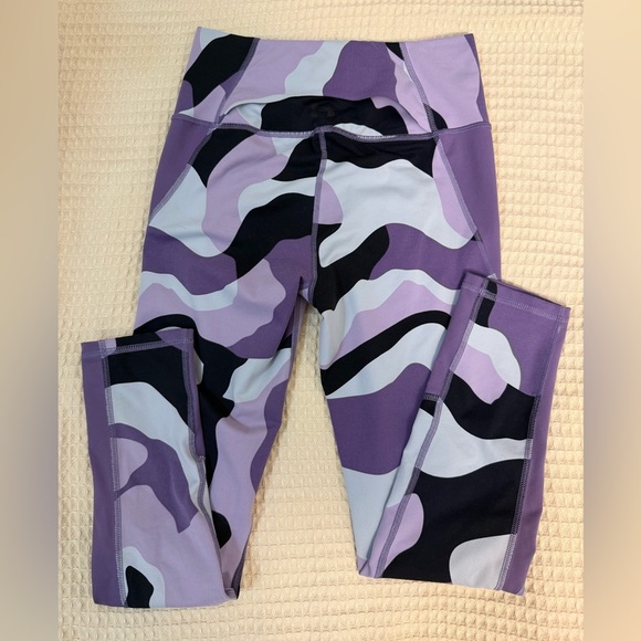 Under Armour Lavender and Black Activewear Set - Picture 3 of 10